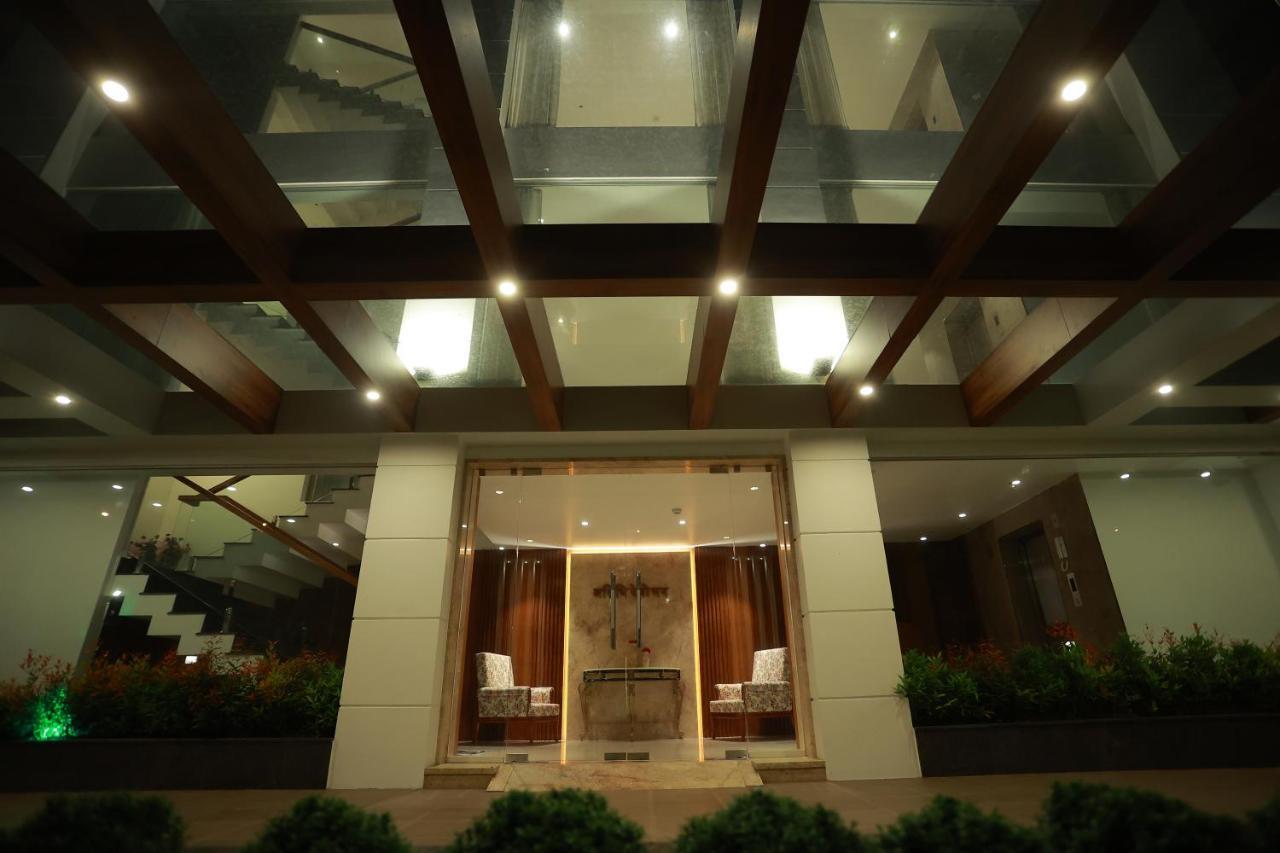 The Gold Hotel Palakkad Kültér fotó