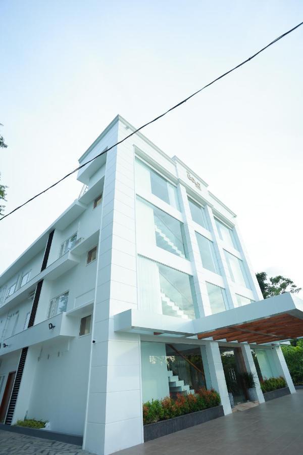 The Gold Hotel Palakkad Kültér fotó
