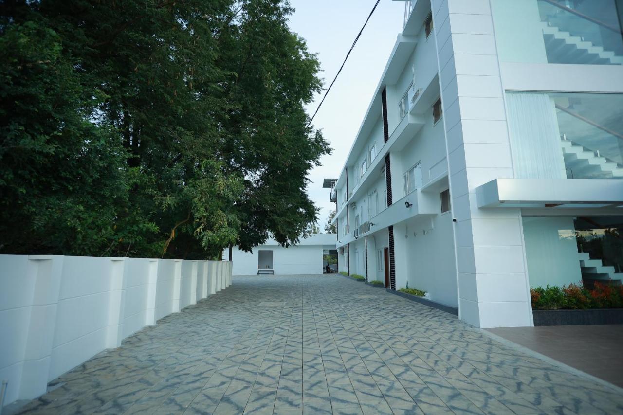 The Gold Hotel Palakkad Kültér fotó