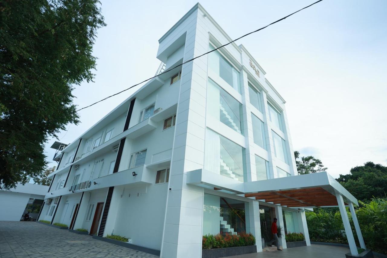The Gold Hotel Palakkad Kültér fotó