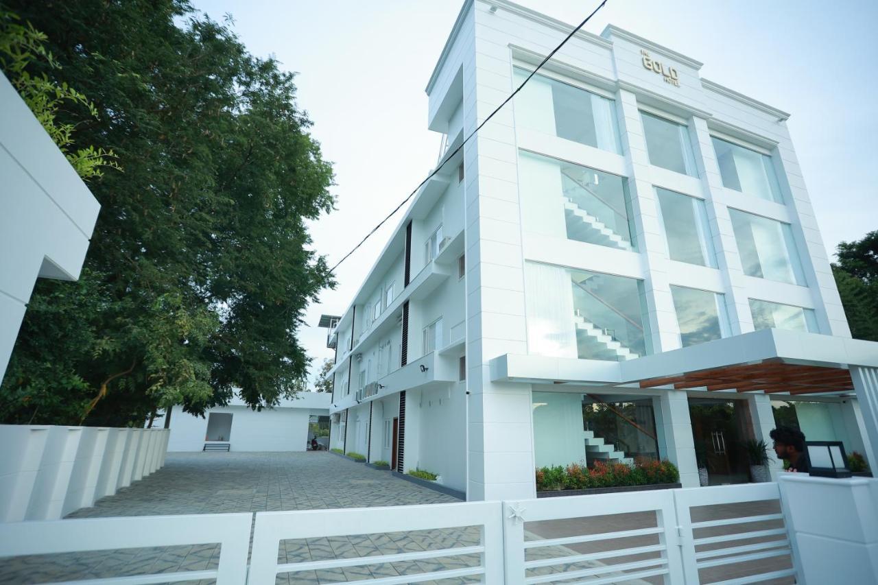 The Gold Hotel Palakkad Kültér fotó